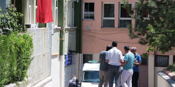 Şehit Öğretmenin Cenazesi Memleketine Gönderildi