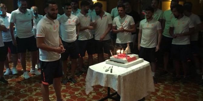 Manisa Bbsk’lı Kaan Güdü’ye Afyon Kampında Erken Düğün Kutlaması