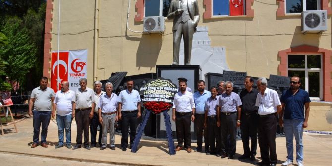 Chp 15 Temmuz Şehitleri İçin Çelenk Bıraktı