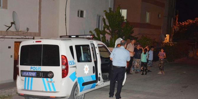 3 Yaşındaki Çocuk, 3’üncü Kattan Aşağı Düştü