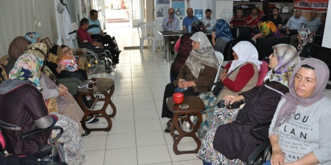 Dikensiz Gülleri Koruma Ve Yaşatma Derneği 15 Temmuz Şehitleri İçin Mevlit Okuttu