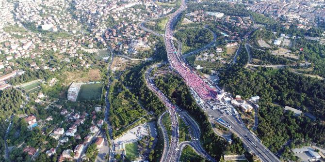 15 Temmuz Şehitler Köprüsü’ne Akan İnsan Seli Havadan Görüntülendi