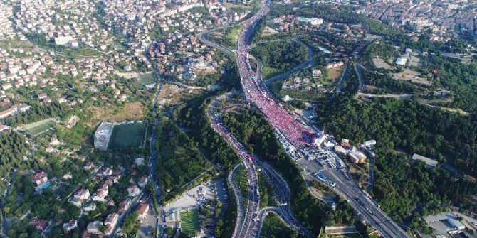 15 Temmuz Şehitler Köprüsü’ndeki Yüzbinlerce İnsan Havadan Görüntülendi