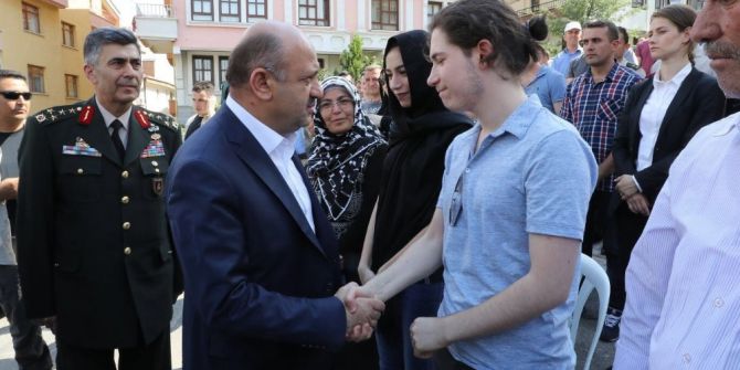 Bakan Işık, 15 Temmuz’un İlk Asker Şehidinin Ailesini Ziyaret Etti