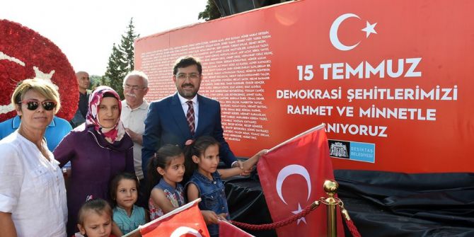 Beşiktaş’a Dikilecek ’15 Temmuz Anıtı’nın Maketi Sergilendi