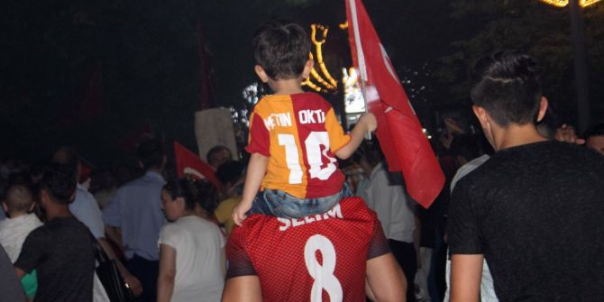 Siirt’te "Milli İradeye Saygı Yürüyüşü"