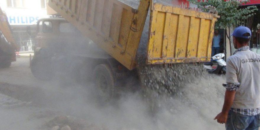 İslahiye Esnafı, Toza Rağmen Yürütülen Doğal Gaz Çalışmalarından Memnun Oldu