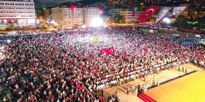 249 Hafızın Oluşturduğu Türk Bayrağı Ayakta Alkışlandı