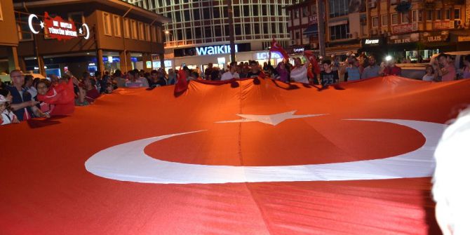 Balıkesir’de On Binler Sokağa Döküldü