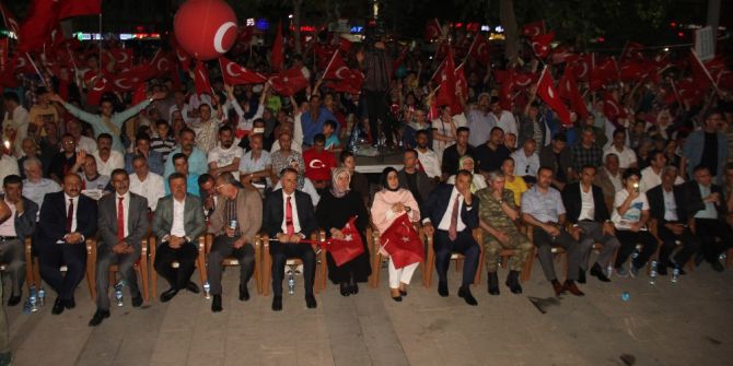 Elazığ’da Demokrasi Nöbeti Devam Ediyor