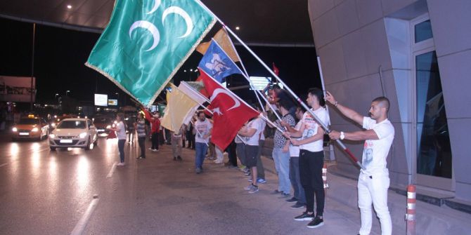Atatürk Havalimanında Çadırlı Demokrasi Nöbeti