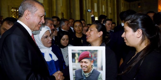 Cumhurbaşkanı Erdoğan, Ömer Halisdemir’in Eşi Ve Kızıyla Buluştu