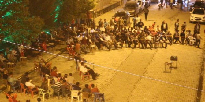 Bahçesaraylılar 15 Temmuz Nöbetinde Ateş Yakarak Sabahladılar