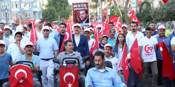 Belediye Başkanı Mehmet Ekinci, Gençlerle Yürüyüşe Katıldı