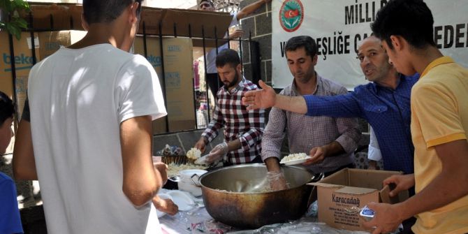 Milli Birlik Ve Kardeşliğe Çağrı Konfederasyonundan Bin Kişilik Yemek