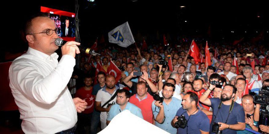 Ak Parti Grup Başkanvekili Turan: "Apolitik Kuşak Diye Aşağılanan Gençler Meydanları Terk Etmedi"