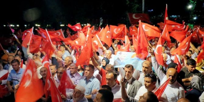 Mudanya Demokrasi Nöbetine Sahip Çıktı