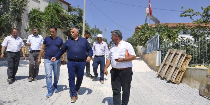 Akhisar’da 50 Bin Metrekarelik Kilit Parke Taşı Çalışması