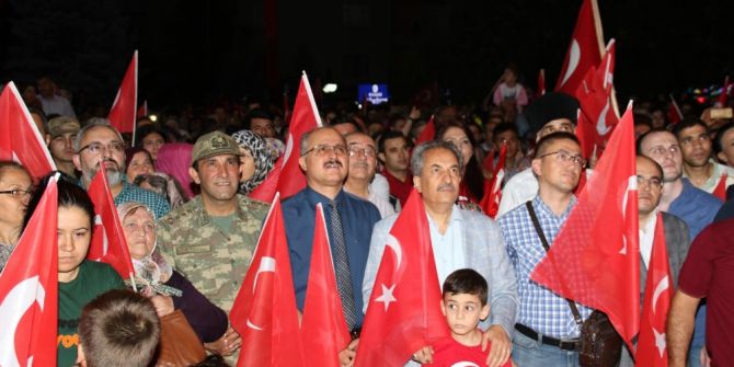 15 Temmuz’un Yıldönümünde Akşehirliler Demokrasi Nöbeti Tuttu