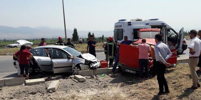 Manisa’da Trafik Kazası: 1 Ölü, 5 Yaralı