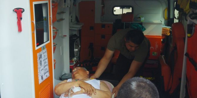 Kalp Krizi Geçiren Belediye Başkanı Hastaneye Kaldırıldı