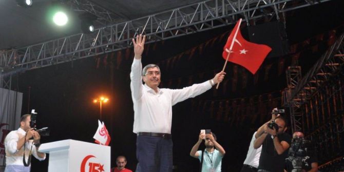 Başkan Özkeçeci’de Demokrasi Meydanında