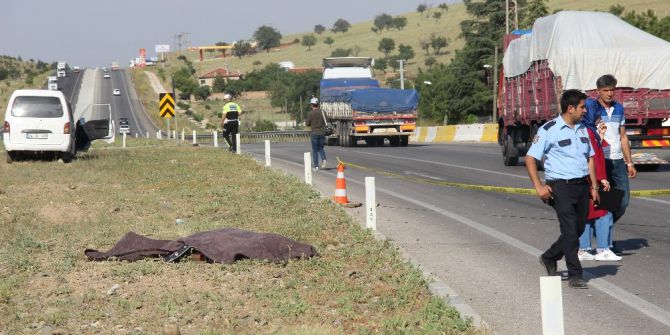 Uygulama Yaparken Minibüsün Çarptığı Polis Memuru Şehit Oldu