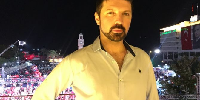 Erdoğan’ın Taklidini Yapan Fenomen Demokrasi Nöbetinde