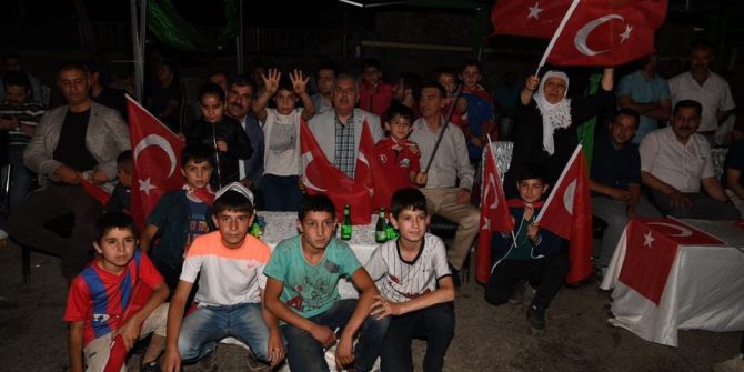 Muş’ta Demokrasi’ Nöbeti