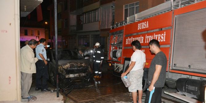 Dört Gün Arayla 2 Araç Yandı