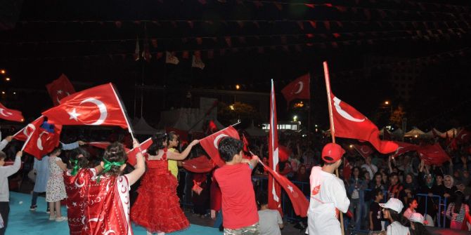 Millet 15 Temmuz’un İkinci Gününde Yine Meydanlardaydı