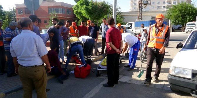 Kilis’te, Motosiklet Otomobil İle Çarpıştı: 3 Yaralı