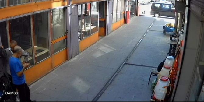 Bebek Arabasından Kadın Çantası Çaldılar