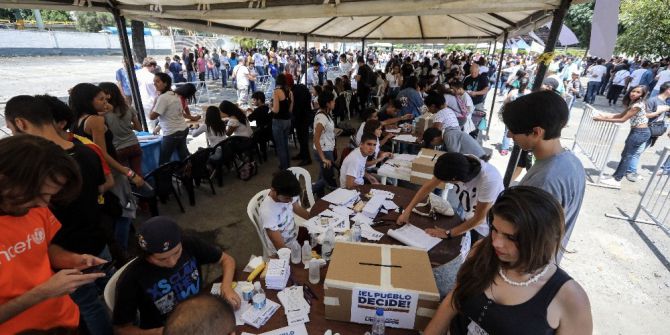 Venezuela’da Maduro Karşıtı Sembolik Referandum