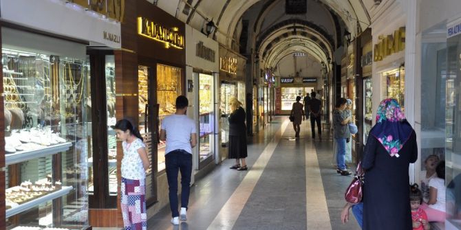 Evlenecek Çiftler İşçiliği Az Olan Takıları Tercih Ediyor