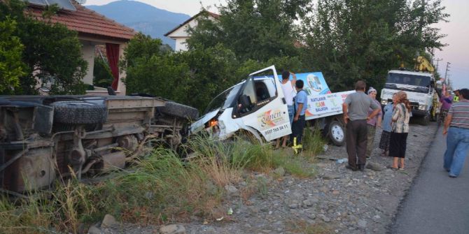 Alkollü Sürücü Park Halindeki Araçlara Çarptı