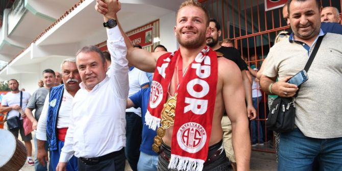 Kırkpınar’da Altın Kemer İsmail Balaban’ın