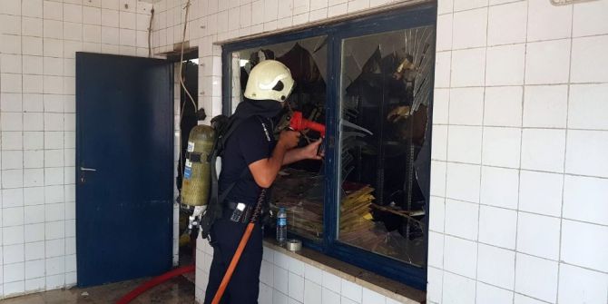 Hastane Arşiv Deposu Yandı