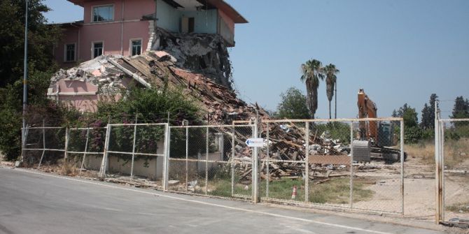 Yıkım Kavgasında İş Bankası Şubelerine Kanalizasyon Ablukası