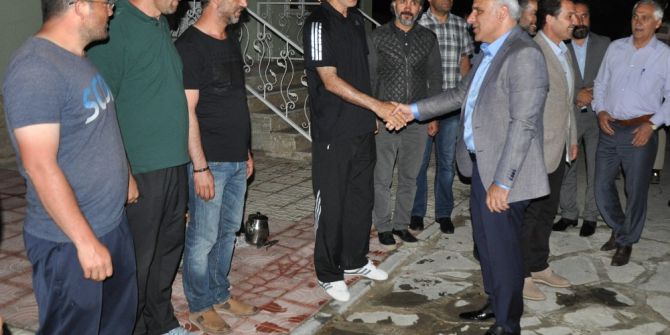 Vali Zorluoğlu, Büyükşehir Belediyesporlu Futbolcularla Buluştu