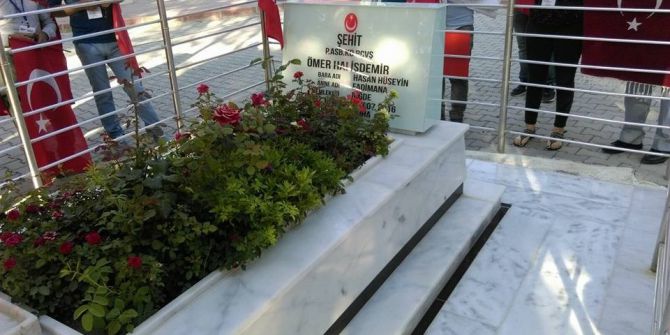 Pamukkaleli Gençler Ömer Halisdemir’in Mezarını Ziyaret Etti