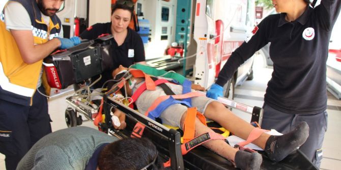 Amasya’da Traktör Devrildi: 2 Ölü, 8 Yaralı