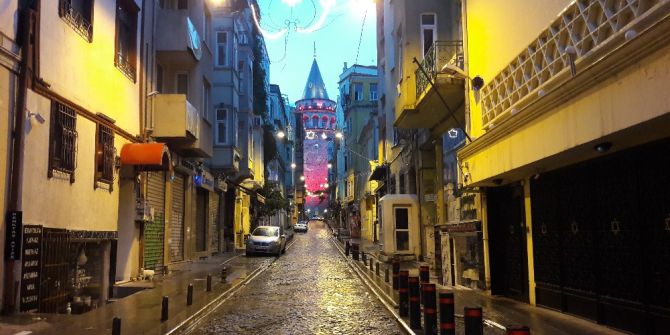 Türk Bayrağı Yansıtılan Galata Kulesi Büyüledi