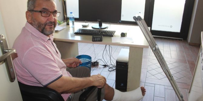 Ayağını Kırdı Yine De 40 Yıllık Geleneğinden Vazgeçmedi