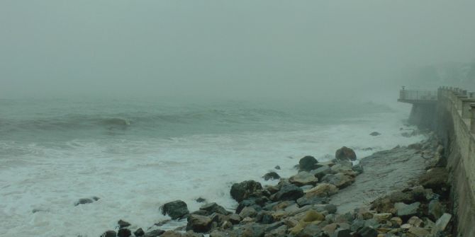 Batı Karadeniz De Yoğun Sis Ve Dev Dalgalar