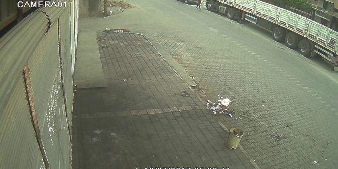 Lüks Otomobilli Akü Hırsızı Kamerada