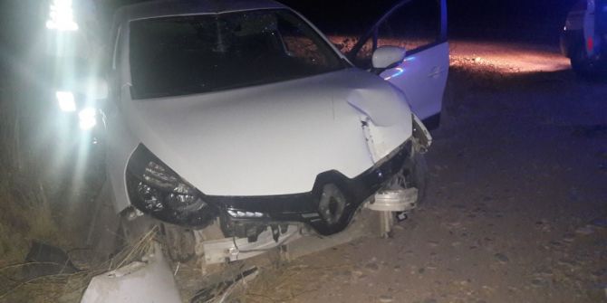 Otomobil Şarampole Yuvarlandı