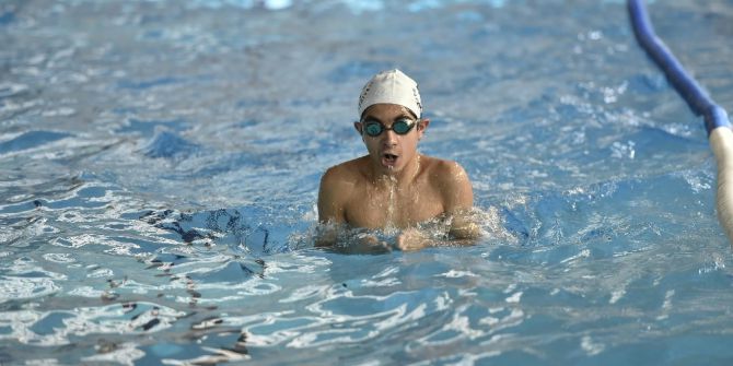 Mamak’ta Havuza Ziyaretçi Akını