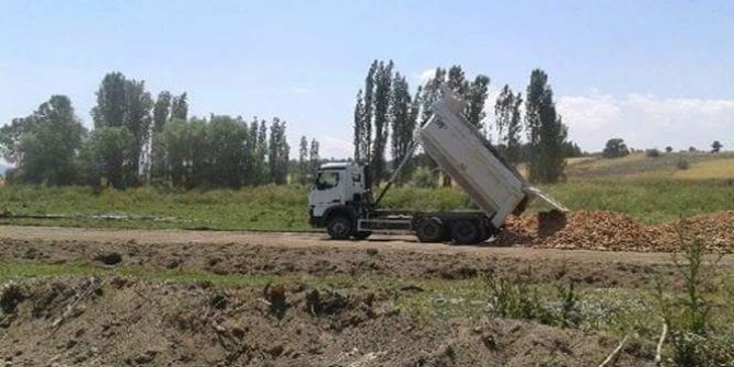 Aslanapa’da Köy Yolu Çalışmaları