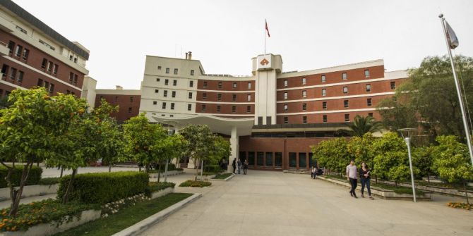 İeü’de Yeni Bölüm Ve Programlar Başlıyor